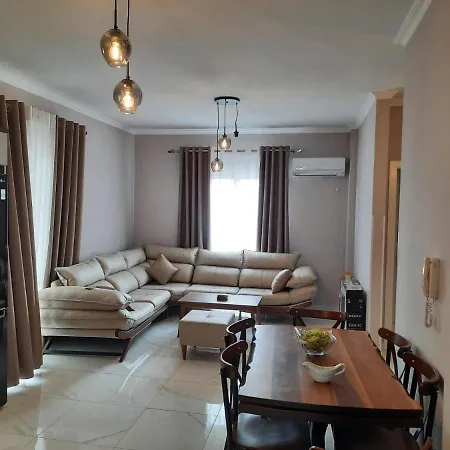 Arlis House Apartman