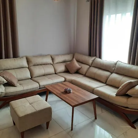 Arlis House Apartman Golem