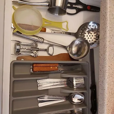 Arlis House Apartment