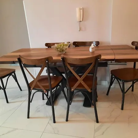 Arlis House Golem (Tirana)