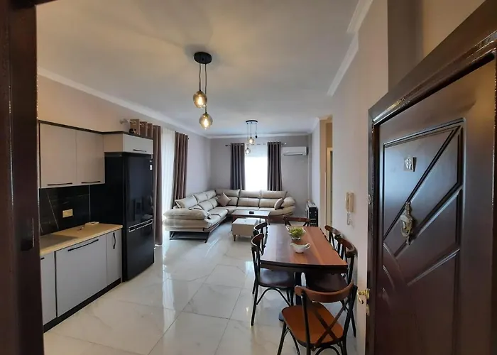 Arlis House Golem (Tirana)